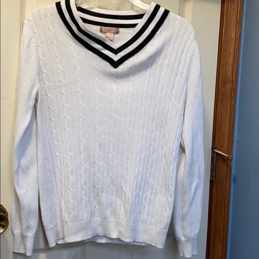 V-neck sweater black and white